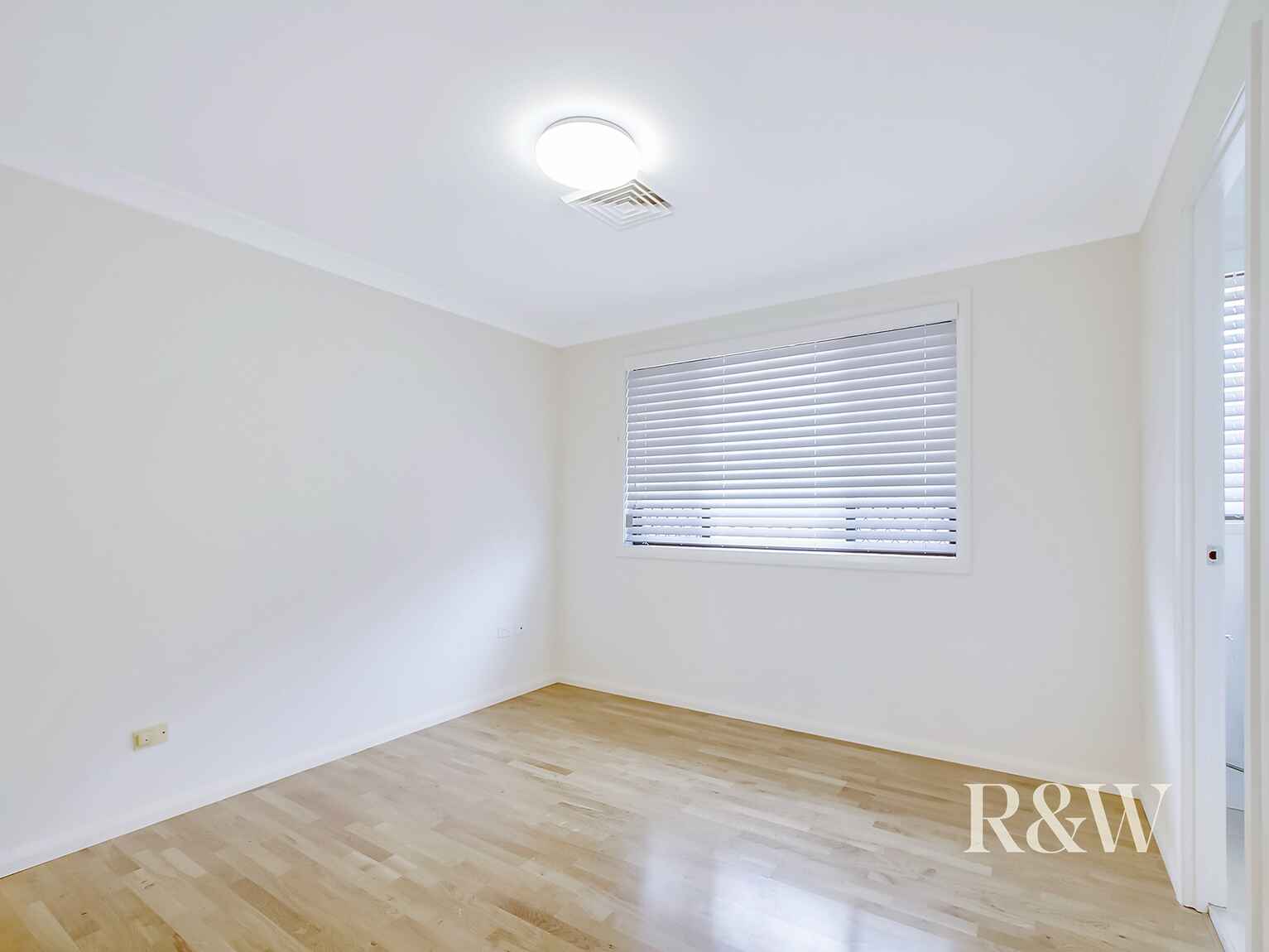 57 Pine Creek Circuit St Clair