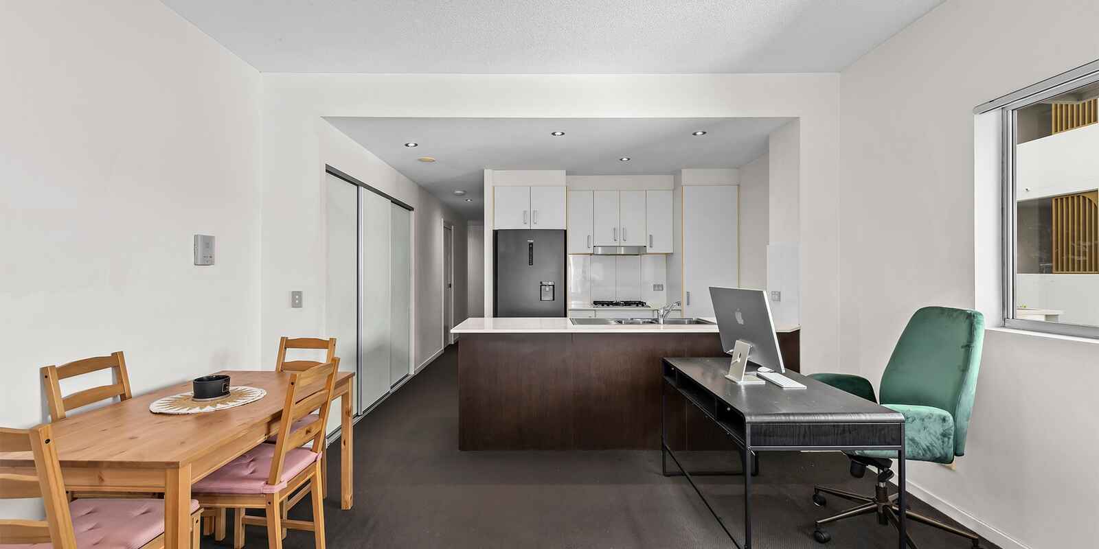 43/28 Ferry Road West End