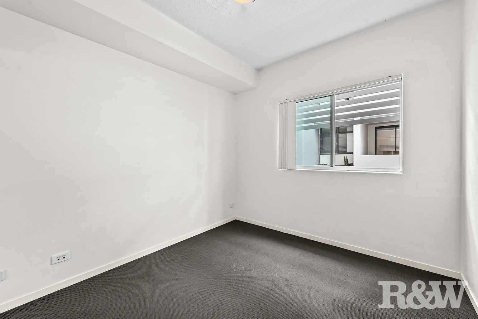 43/28 Ferry Road West End