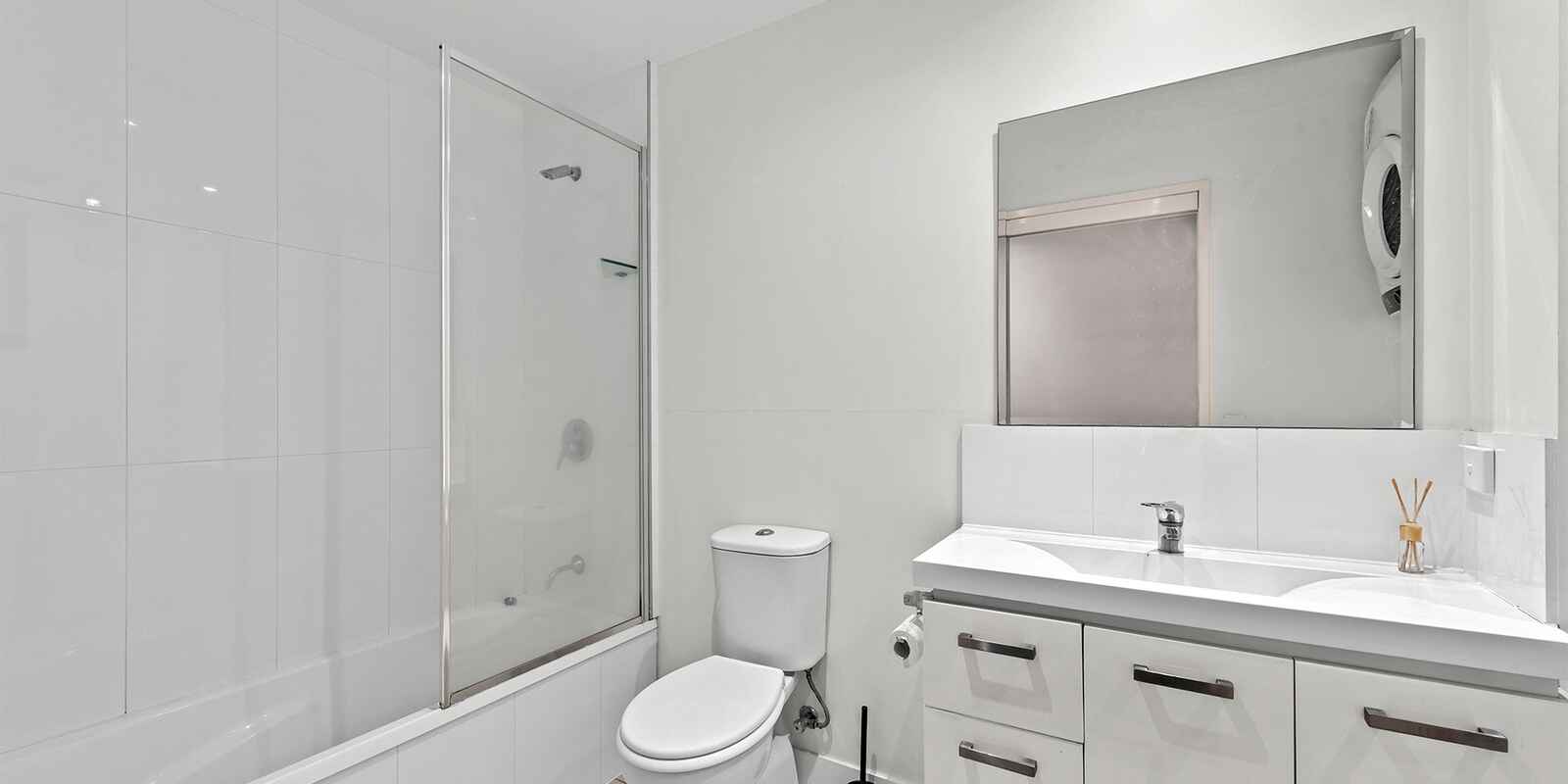 43/28 Ferry Road West End