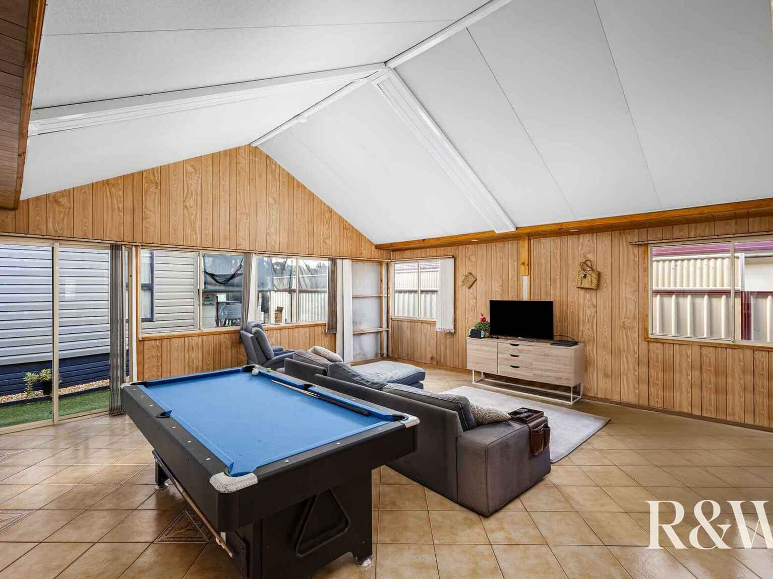 73 & 73a Carroll Crescent Plumpton