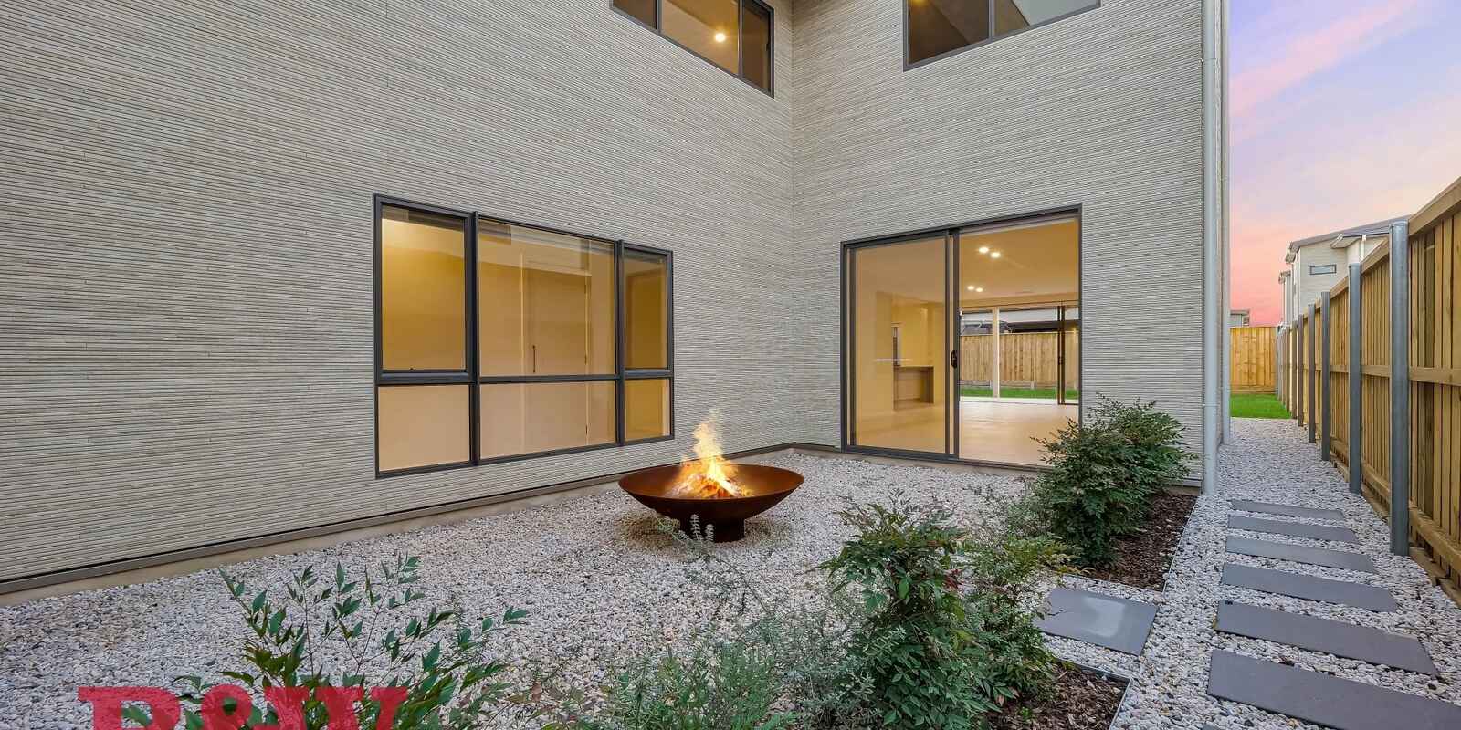 16 Mckinnon Circuit Gledswood Hills