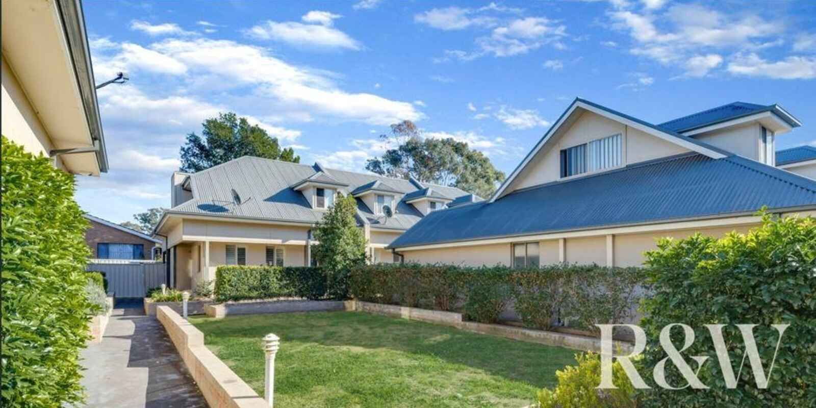 11/98-102 Victoria Street Werrington