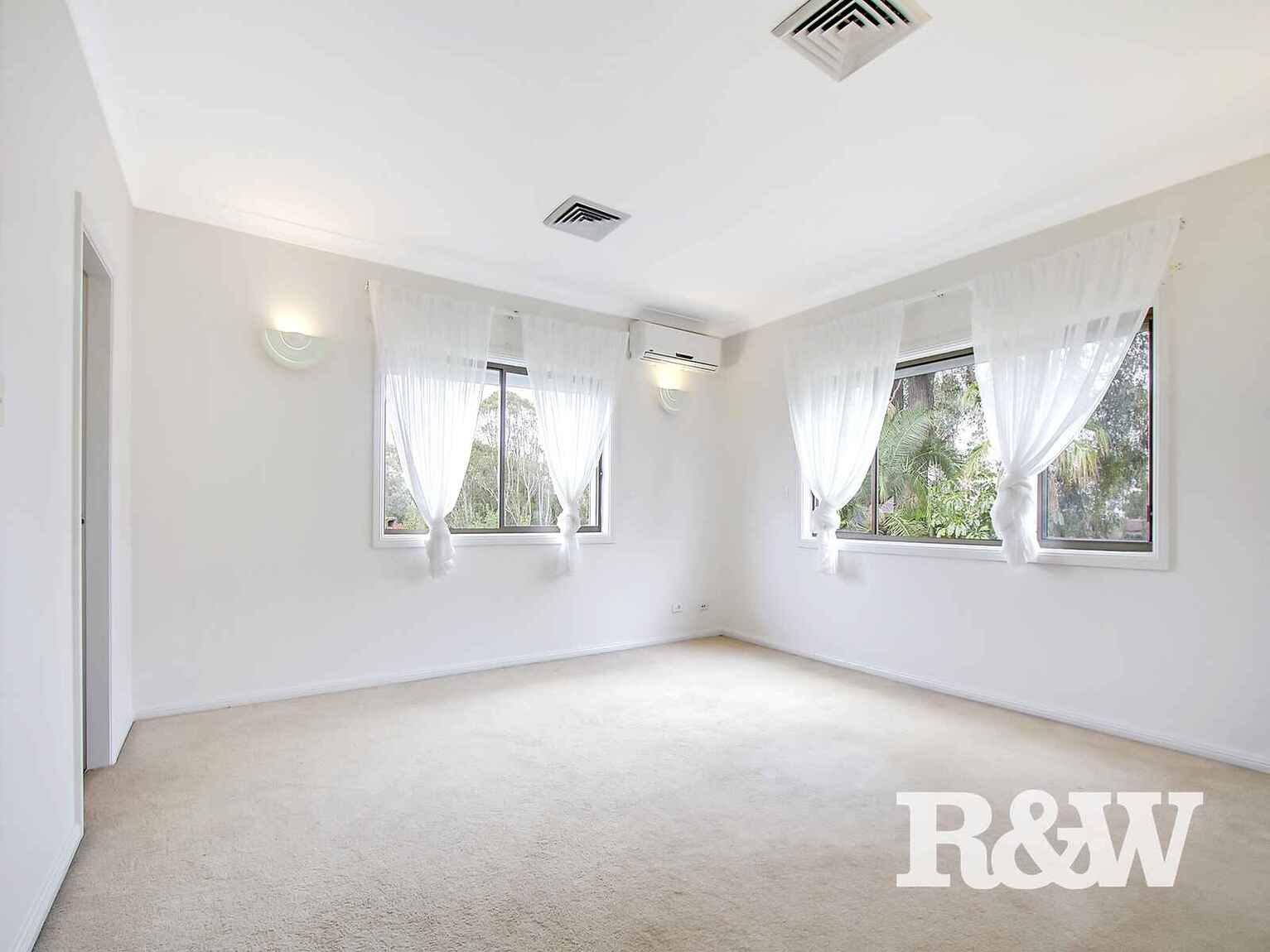 6 Mill Place St Clair