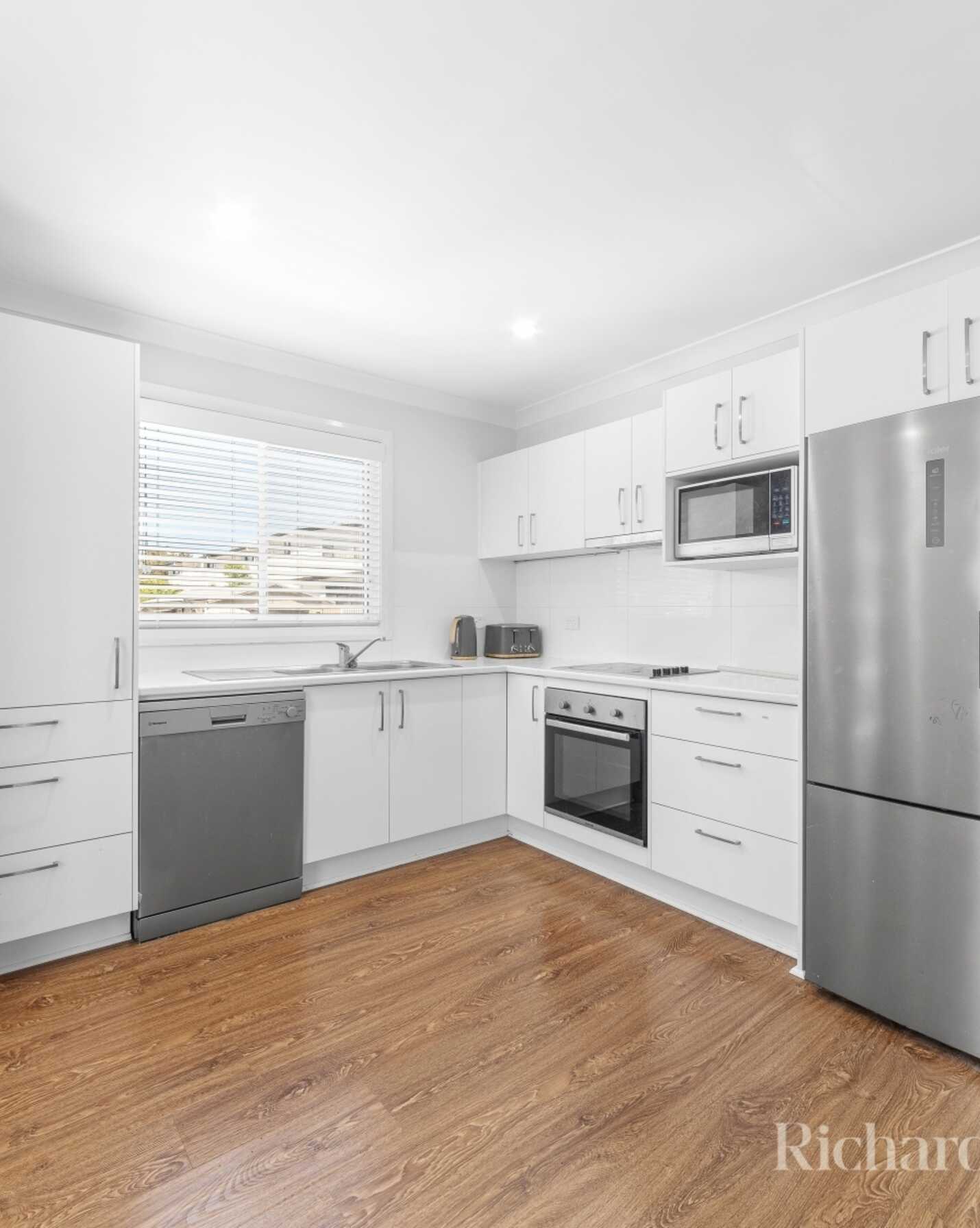 57 Memorial Avenue Blackwall, Blackwall - Thumbnail 8