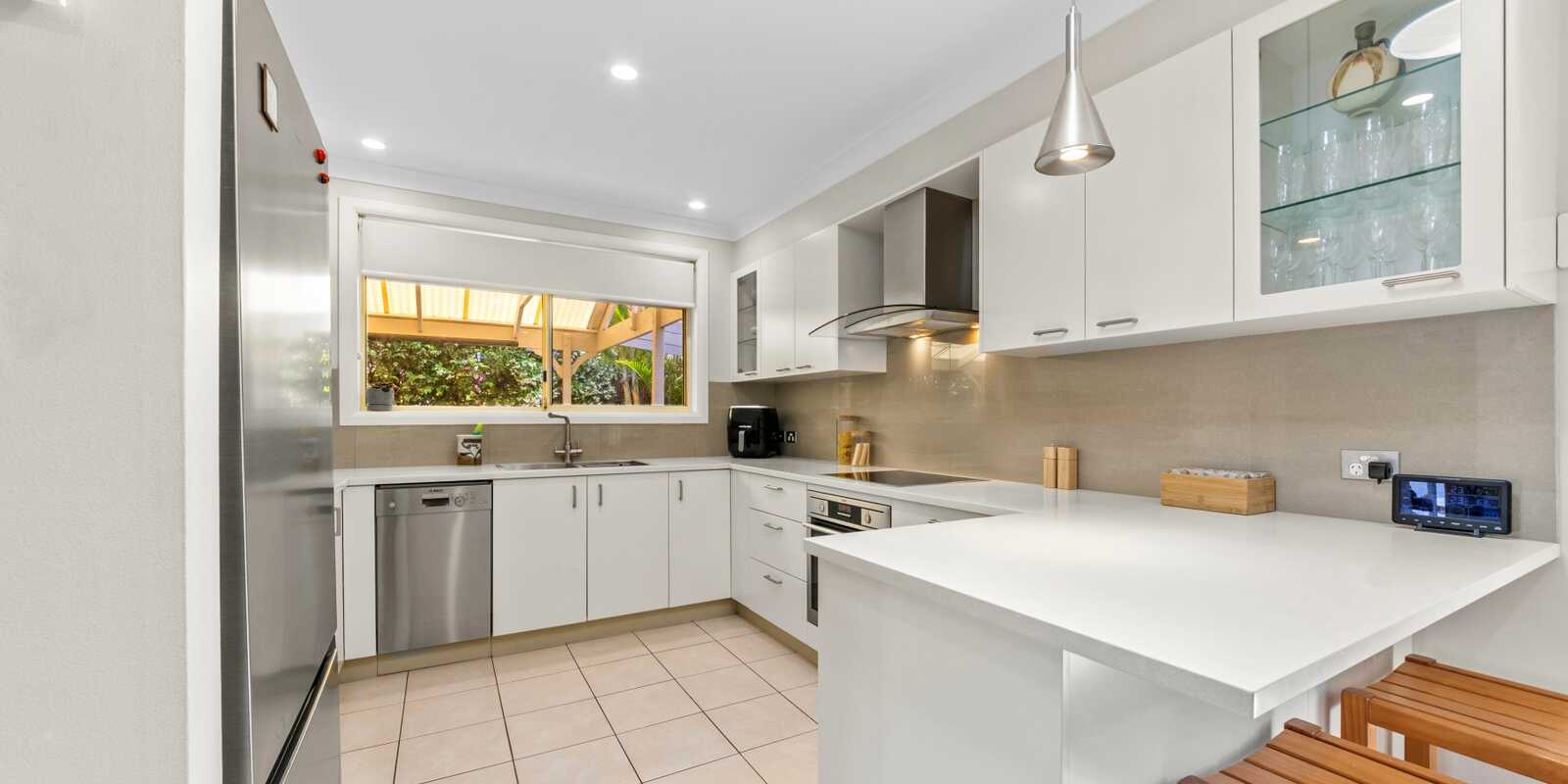 8 Telopea Street Booker Bay 8 Telopea Street Booker Bay