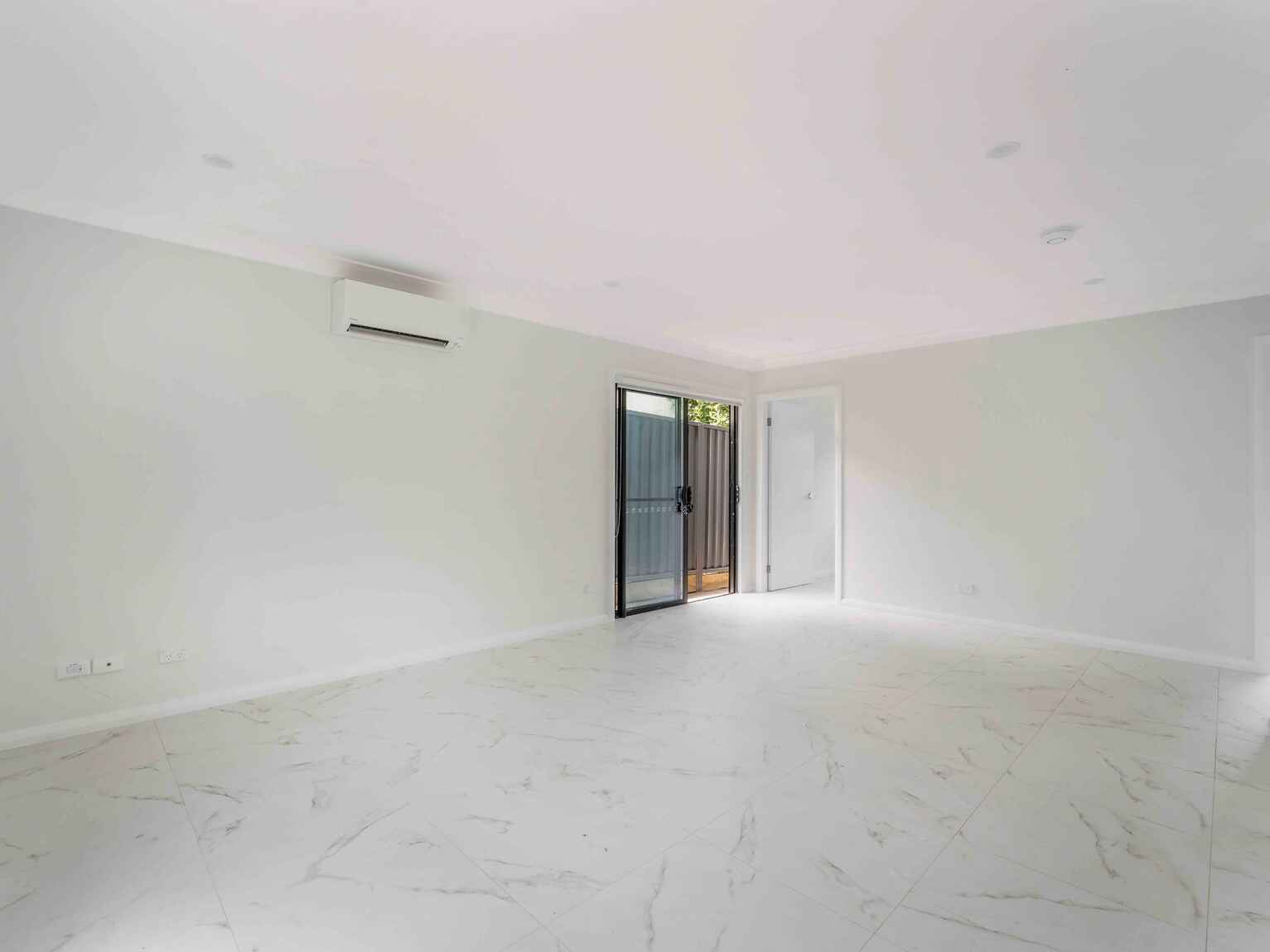 7/150c Hill Road Lurnea