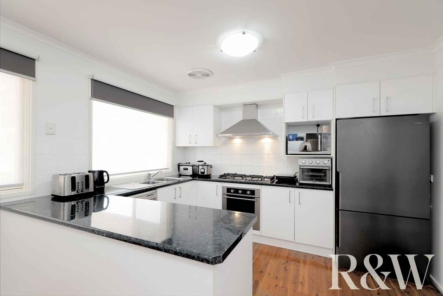 1 & 1A Chrisalex Place St Clair 1 & 1A Chrisalex Place St Clair