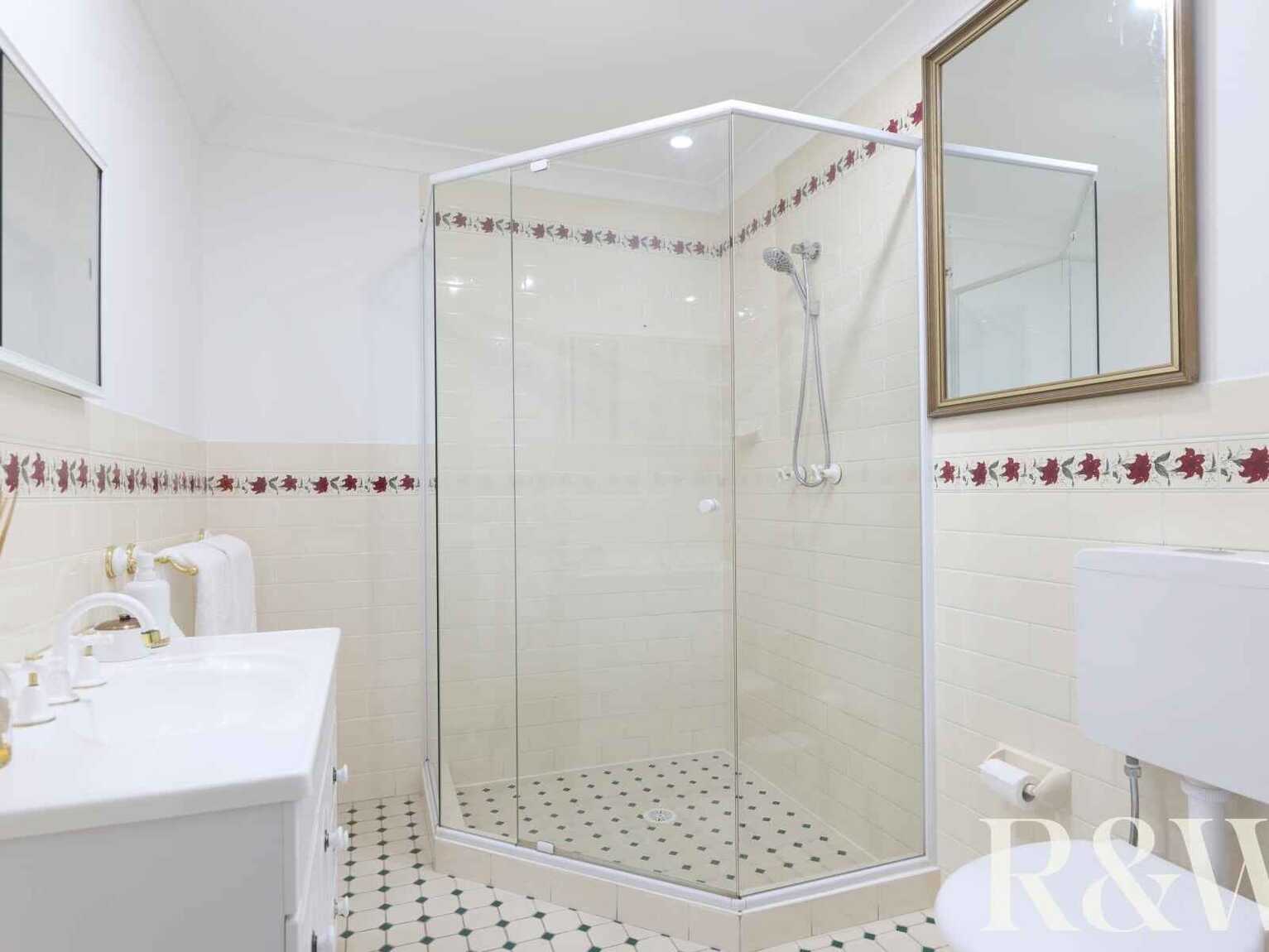 1 & 1A Chrisalex Place St Clair 1 & 1A Chrisalex Place St Clair