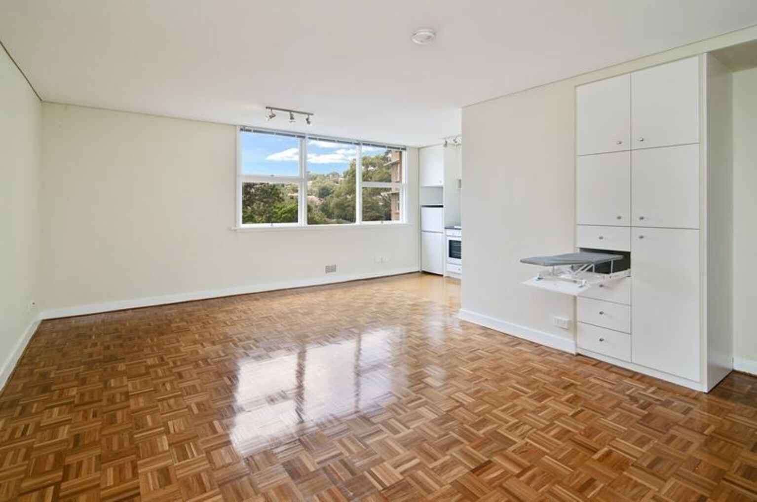 210/22 Doris Street North Sydney