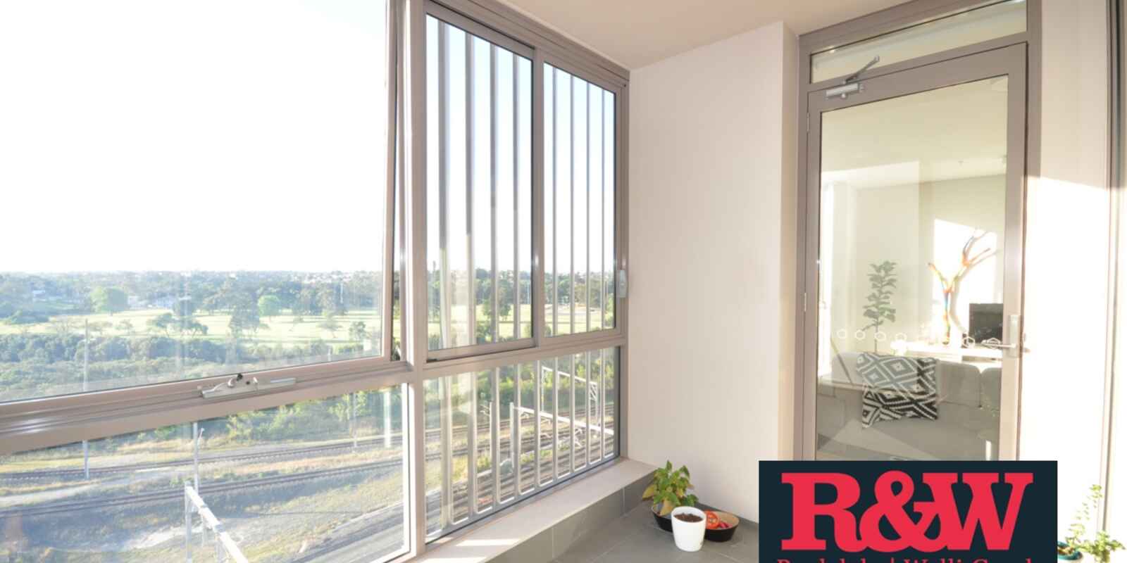 610/2 Discovery Point Place Wolli Creek