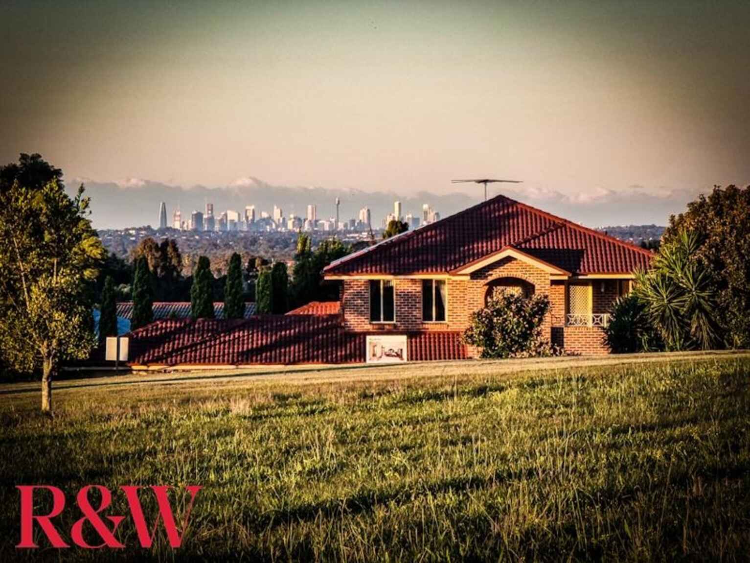 36 Governors Way Macquarie Links