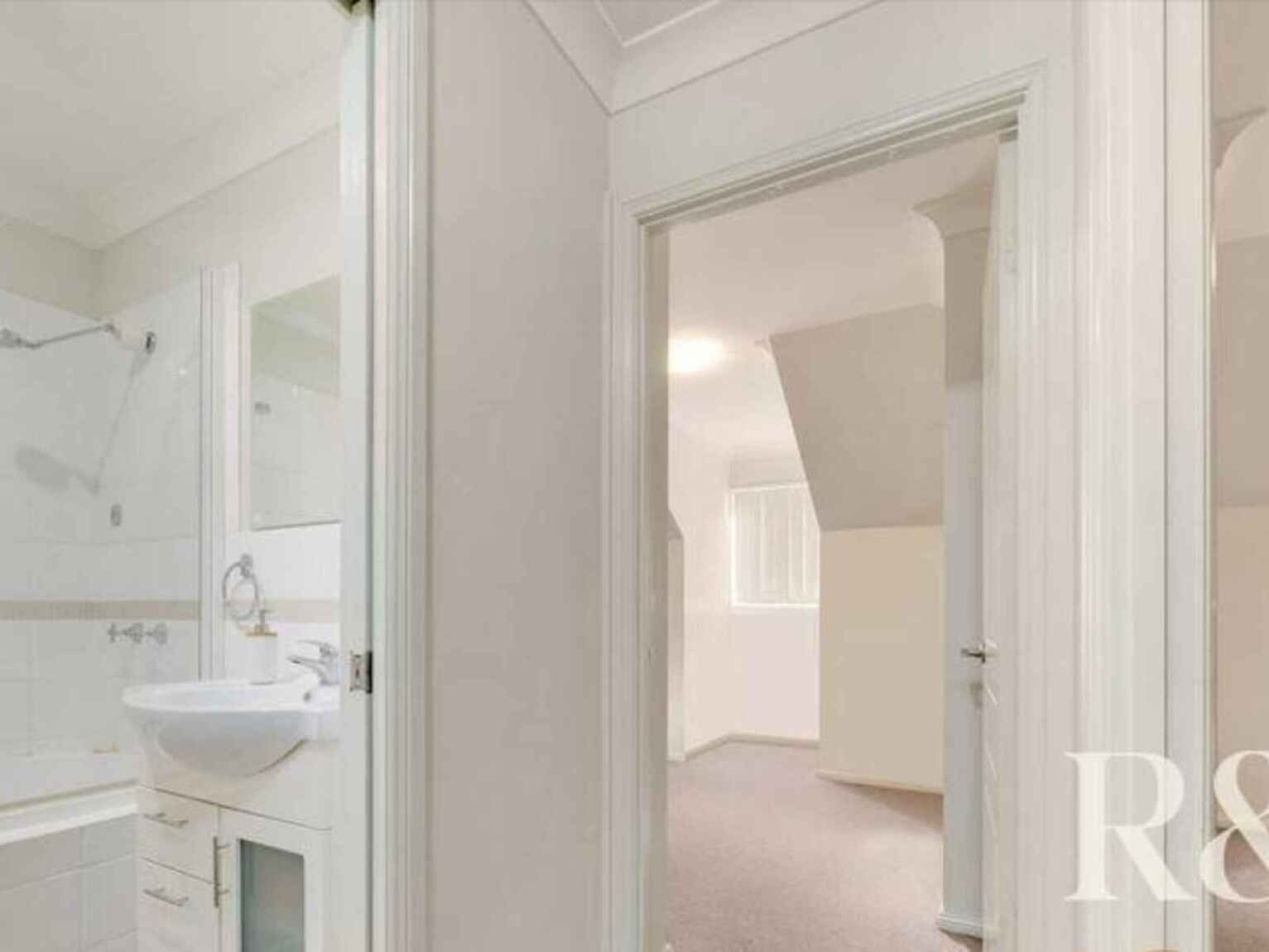 11/98-102 Victoria Street Werrington