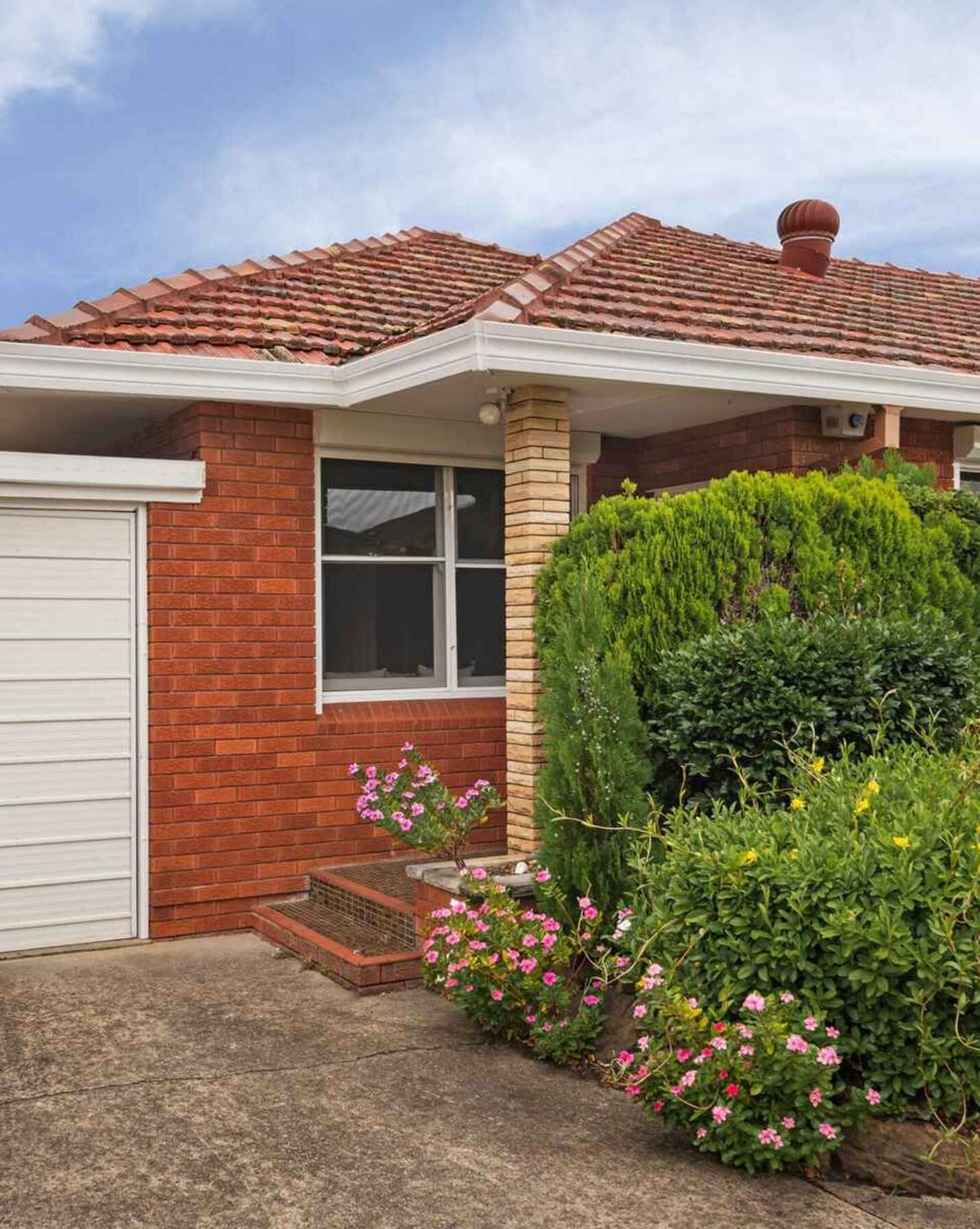 4/15 Solander Street Monterey