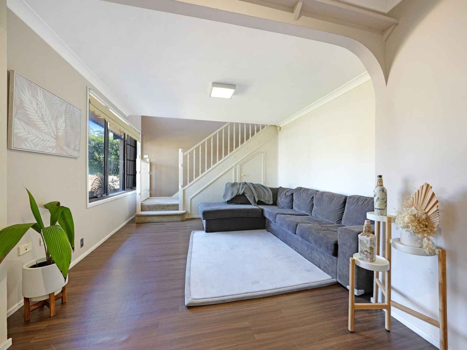 6 Ellenborough Place Horsley