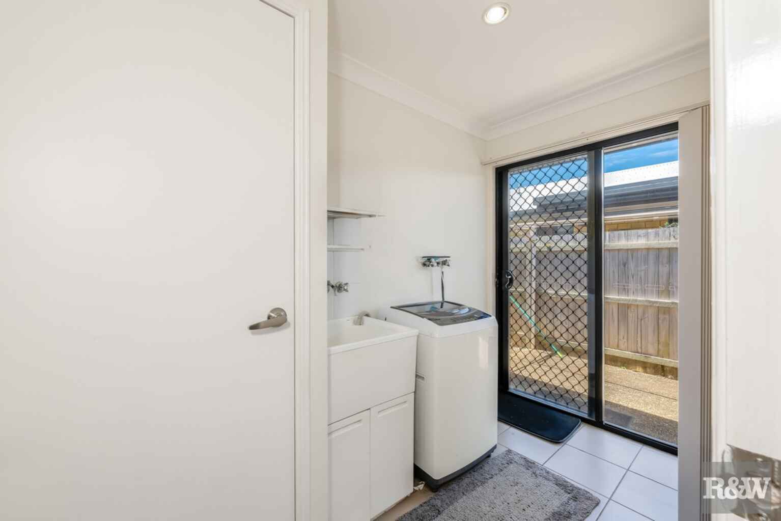 19 McCallum Close Coral Cove