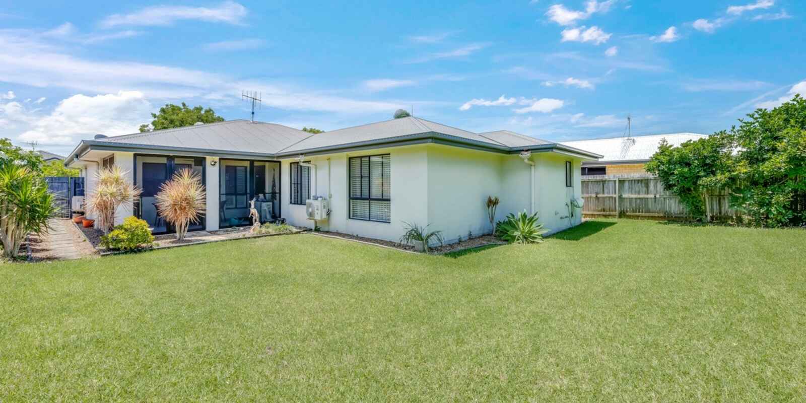 19 McCallum Close Coral Cove