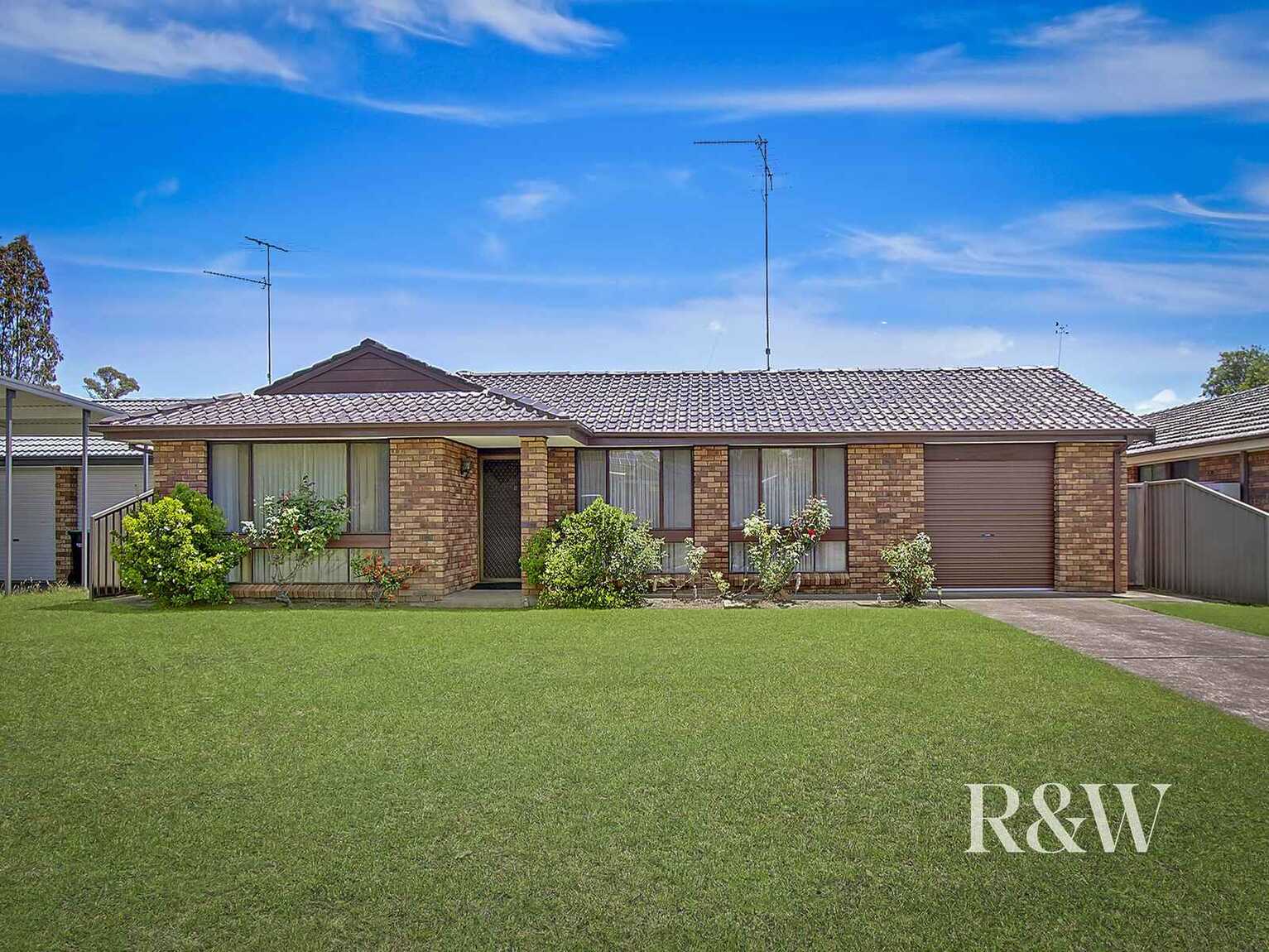 17 Eucumbene Place St Clair