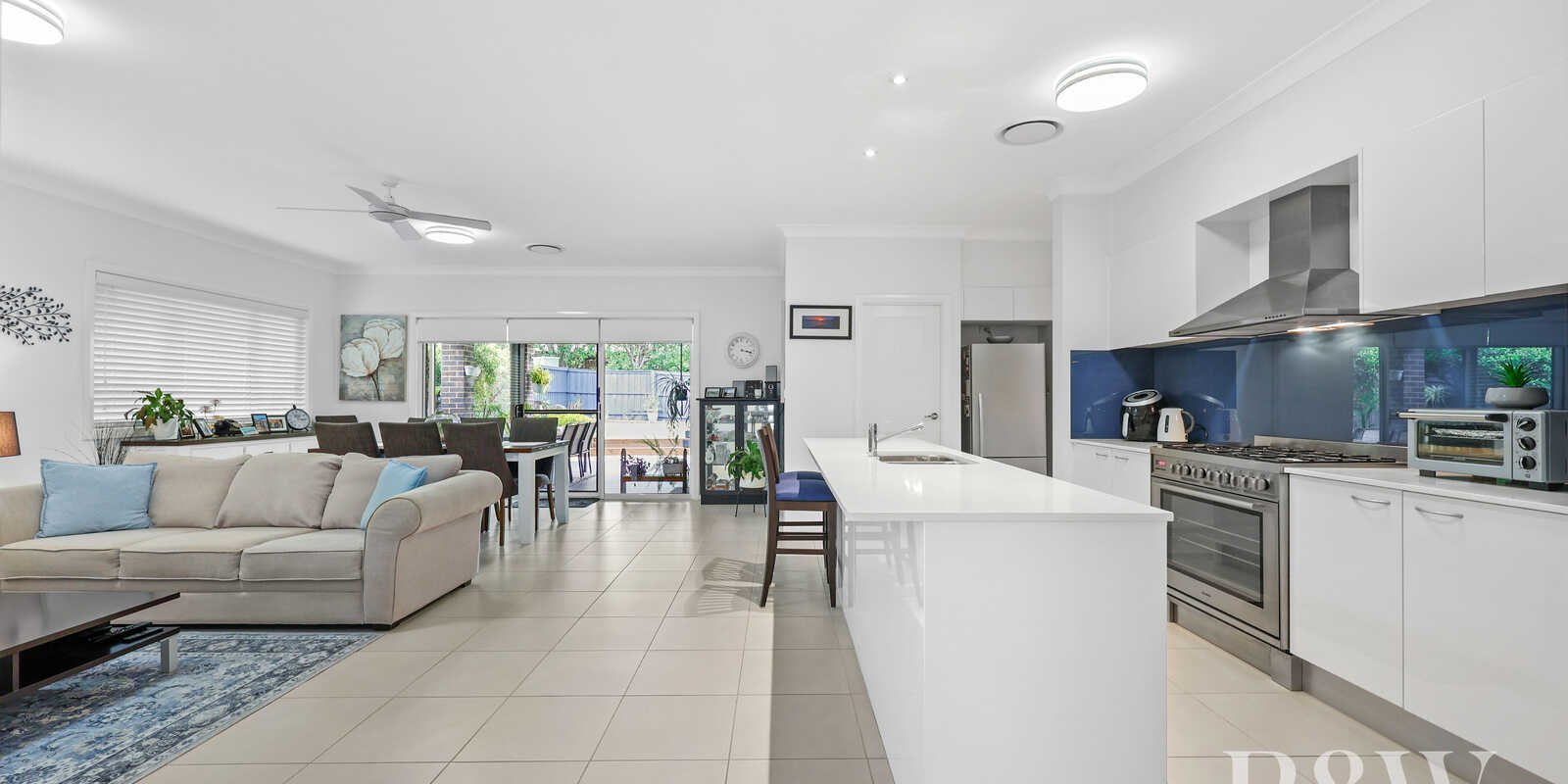 29 CLOVERHILL CRESCENT Gledswood Hills
