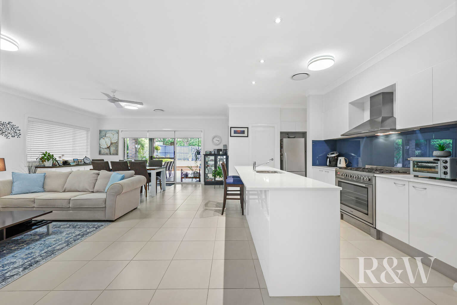 29 CLOVERHILL CRESCENT Gledswood Hills