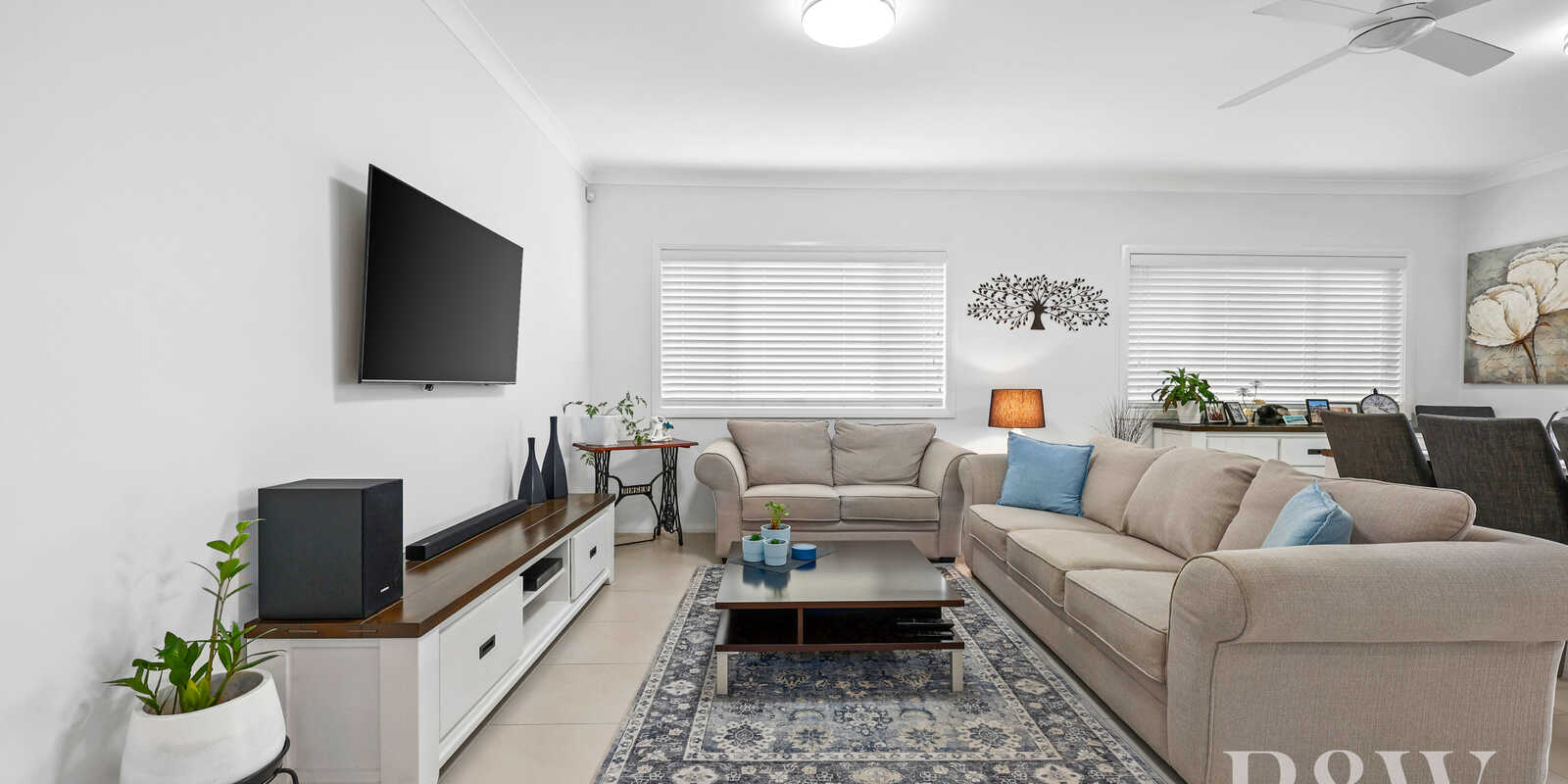 29 CLOVERHILL CRESCENT Gledswood Hills
