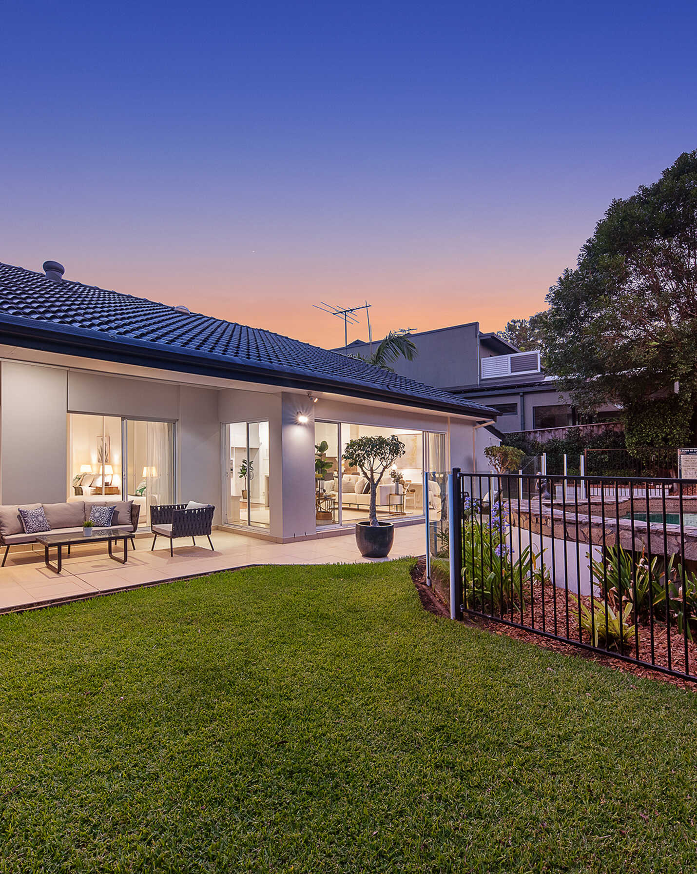 6 The Outpost, Northbridge - Thumbnail 8