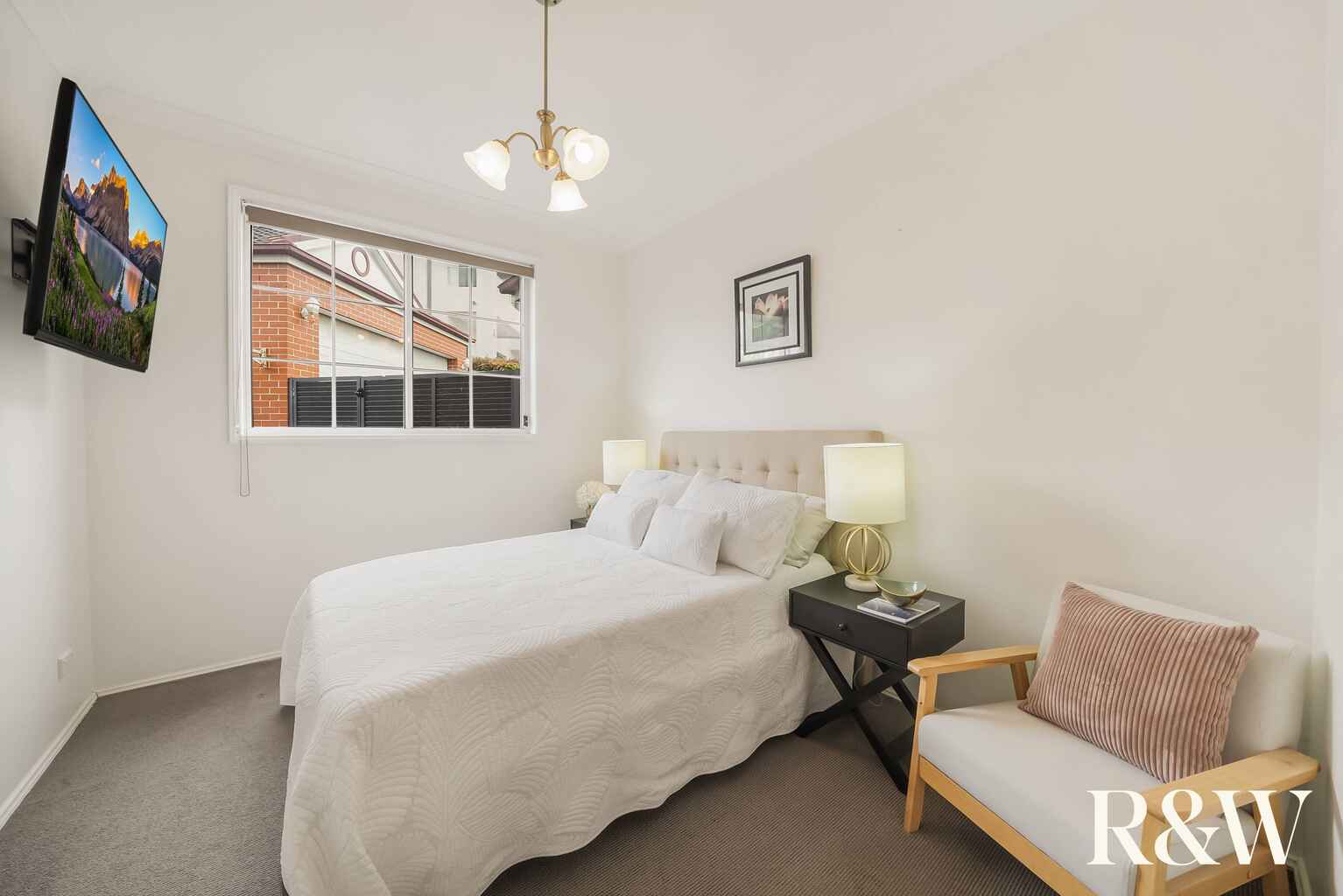 33 LORD CASTLEREAGH CIRCUIT Macquarie Links 33 LORD CASTLEREAGH CIRCUIT Macquarie Links