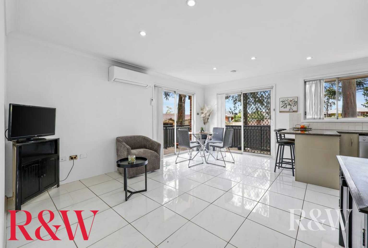 8 Swallow Place Ingleburn 8 Swallow Place Ingleburn