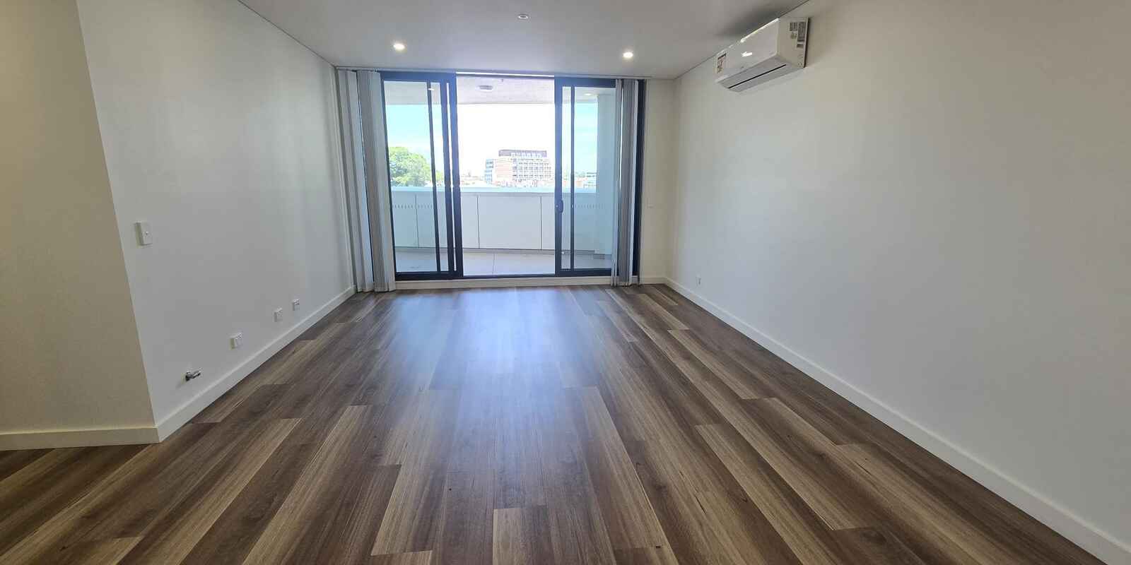 A1003/8 The Crescent Fairfield