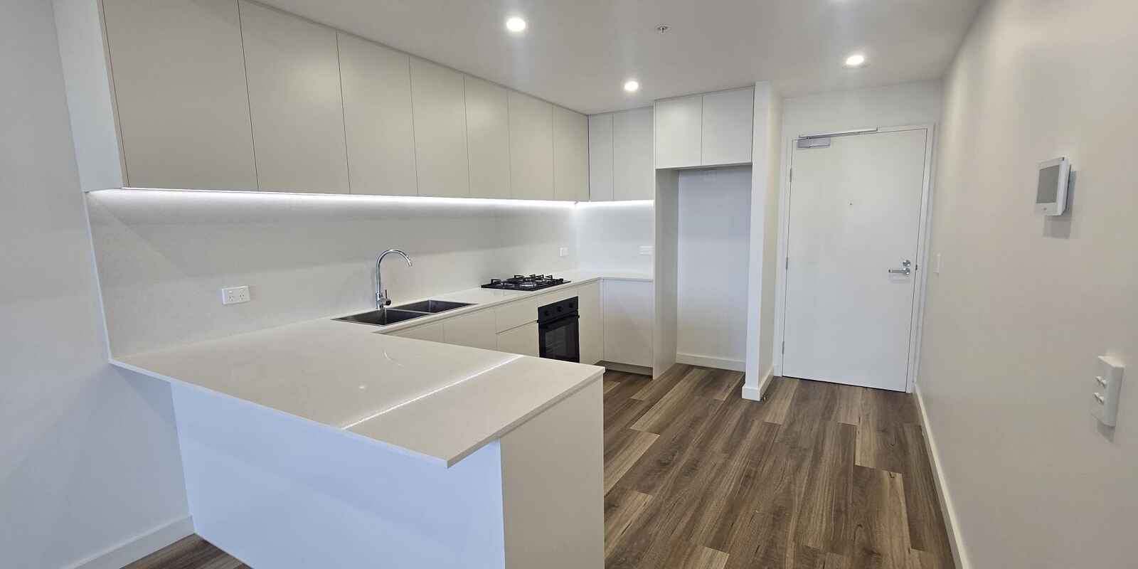 A1003/8 The Crescent Fairfield