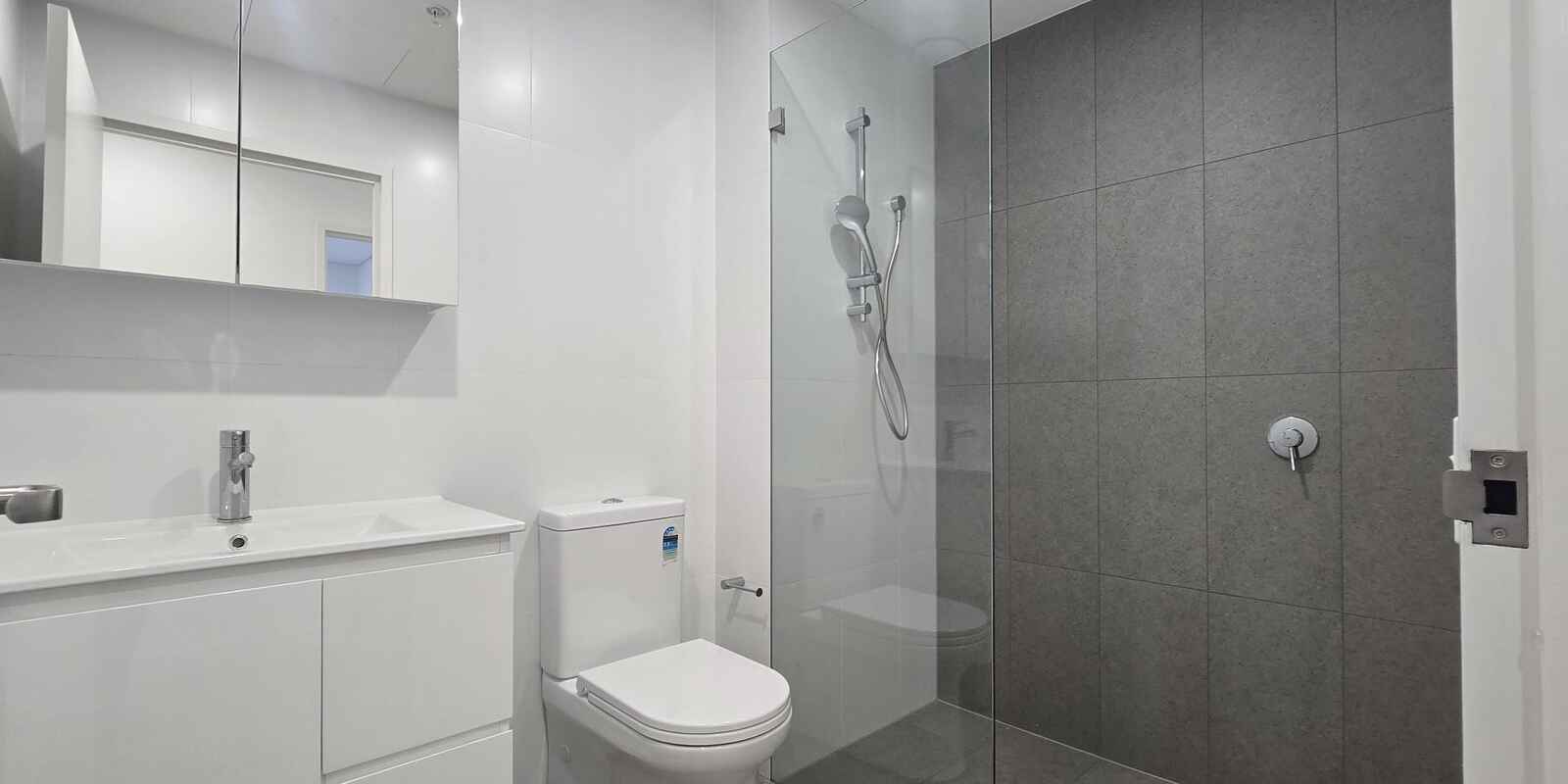 A1003/8 The Crescent Fairfield