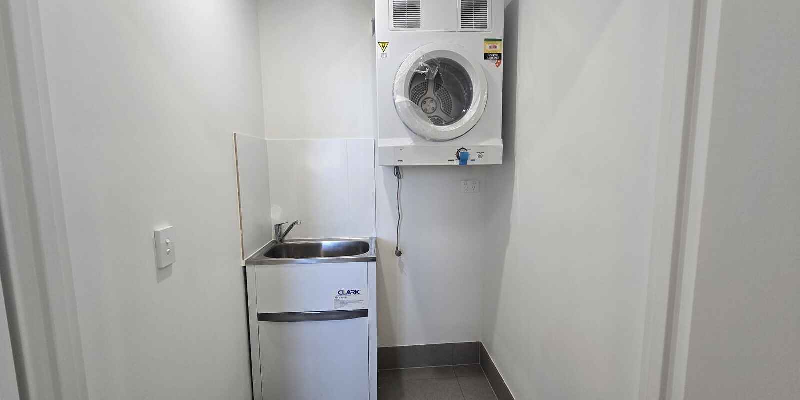 A1003/8 The Crescent Fairfield