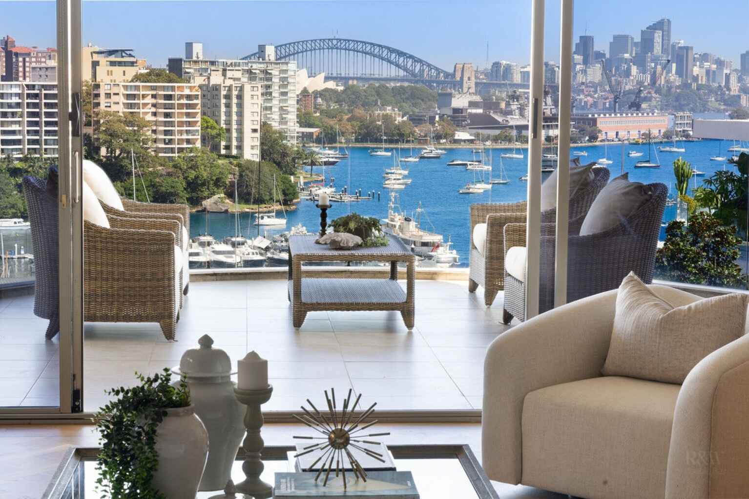 1/50 Mona Road Darling Point