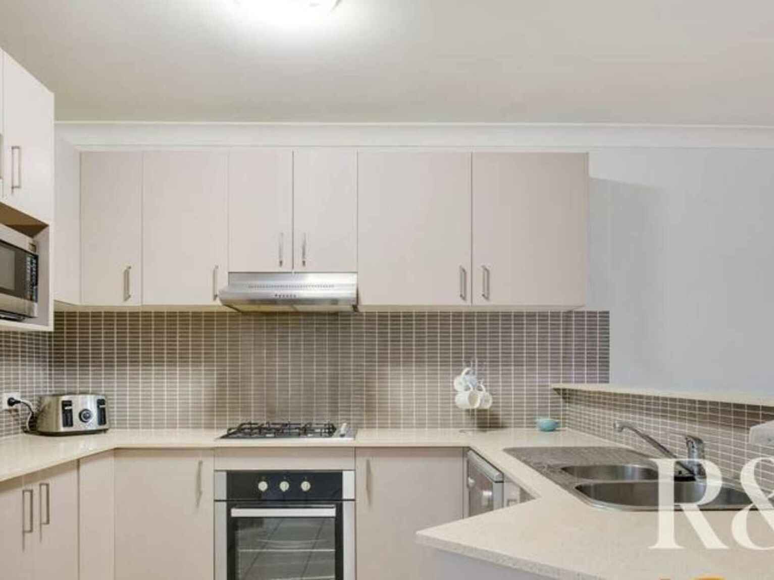 11/98-102 Victoria Street Werrington