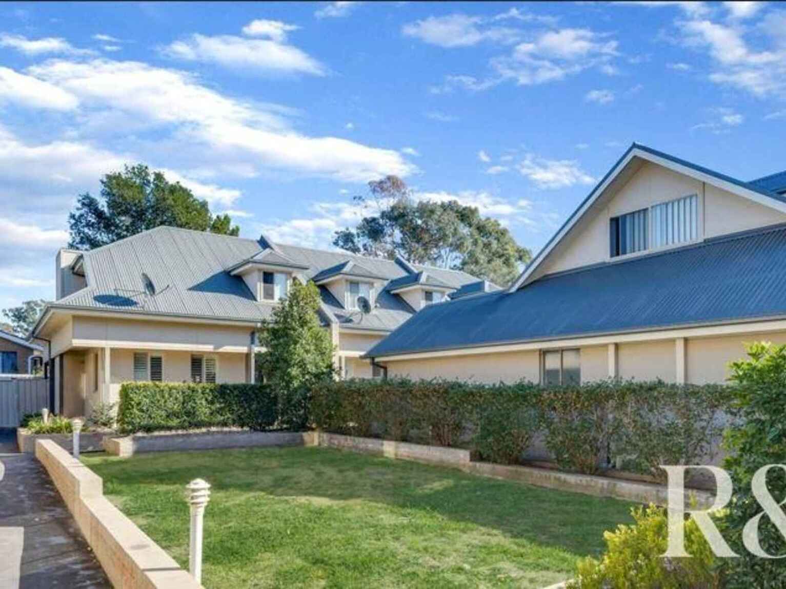 11/98-102 Victoria Street Werrington