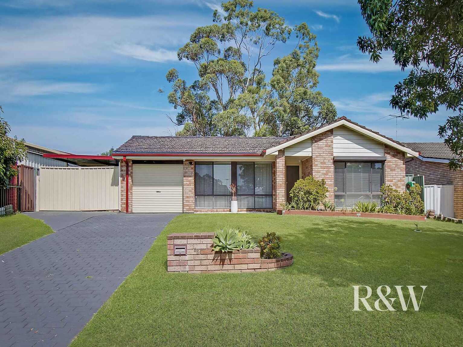 68 Windrush Circuit St Clair