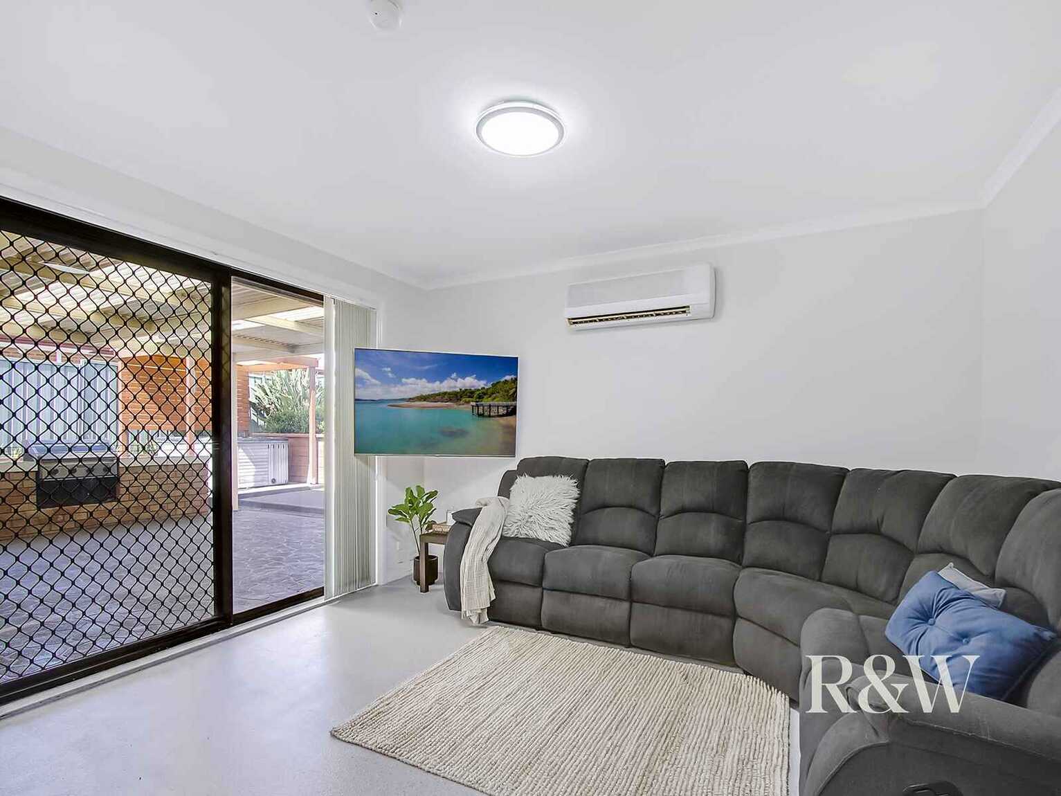 68 Windrush Circuit St Clair