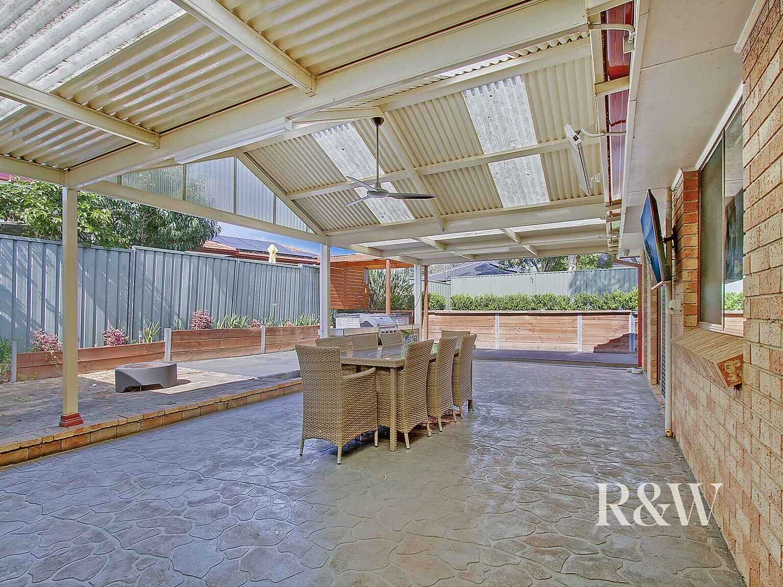 68 Windrush Circuit St Clair