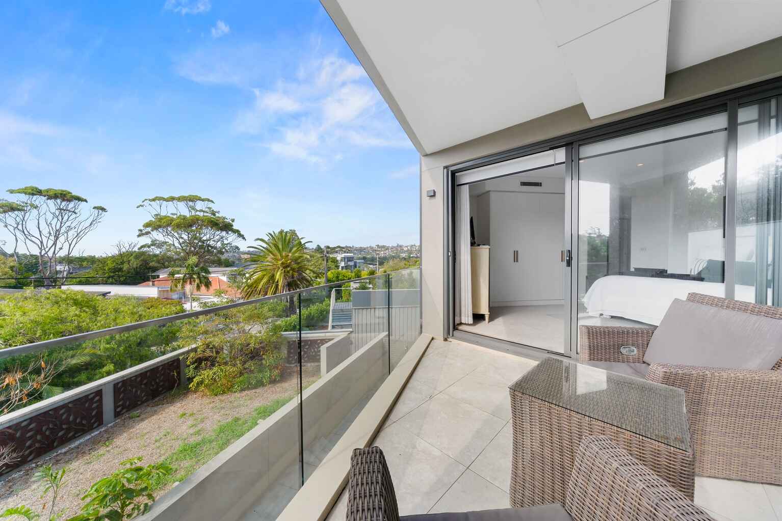 2/26 Carlisle Street Rose Bay