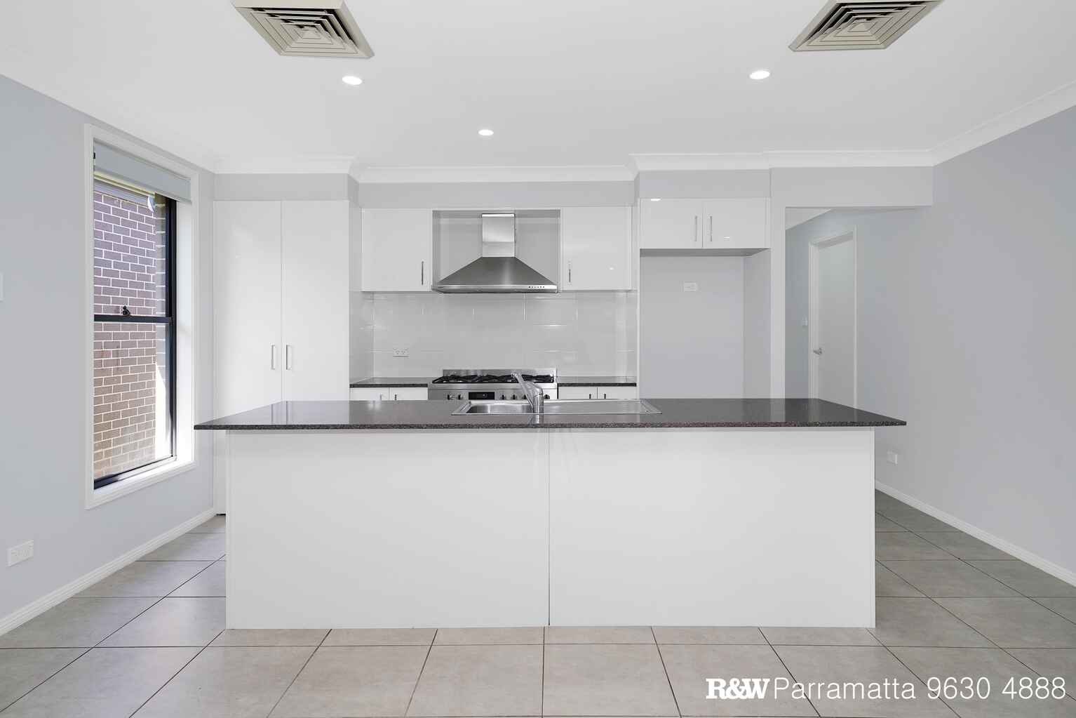 7 Holly Crescent Jordan Springs