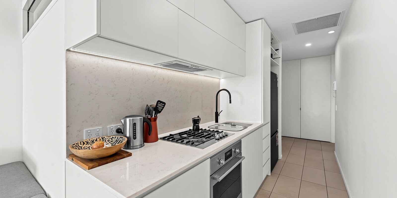 1705/62 Logan Road Woolloongabba 1705/62 Logan Road Woolloongabba