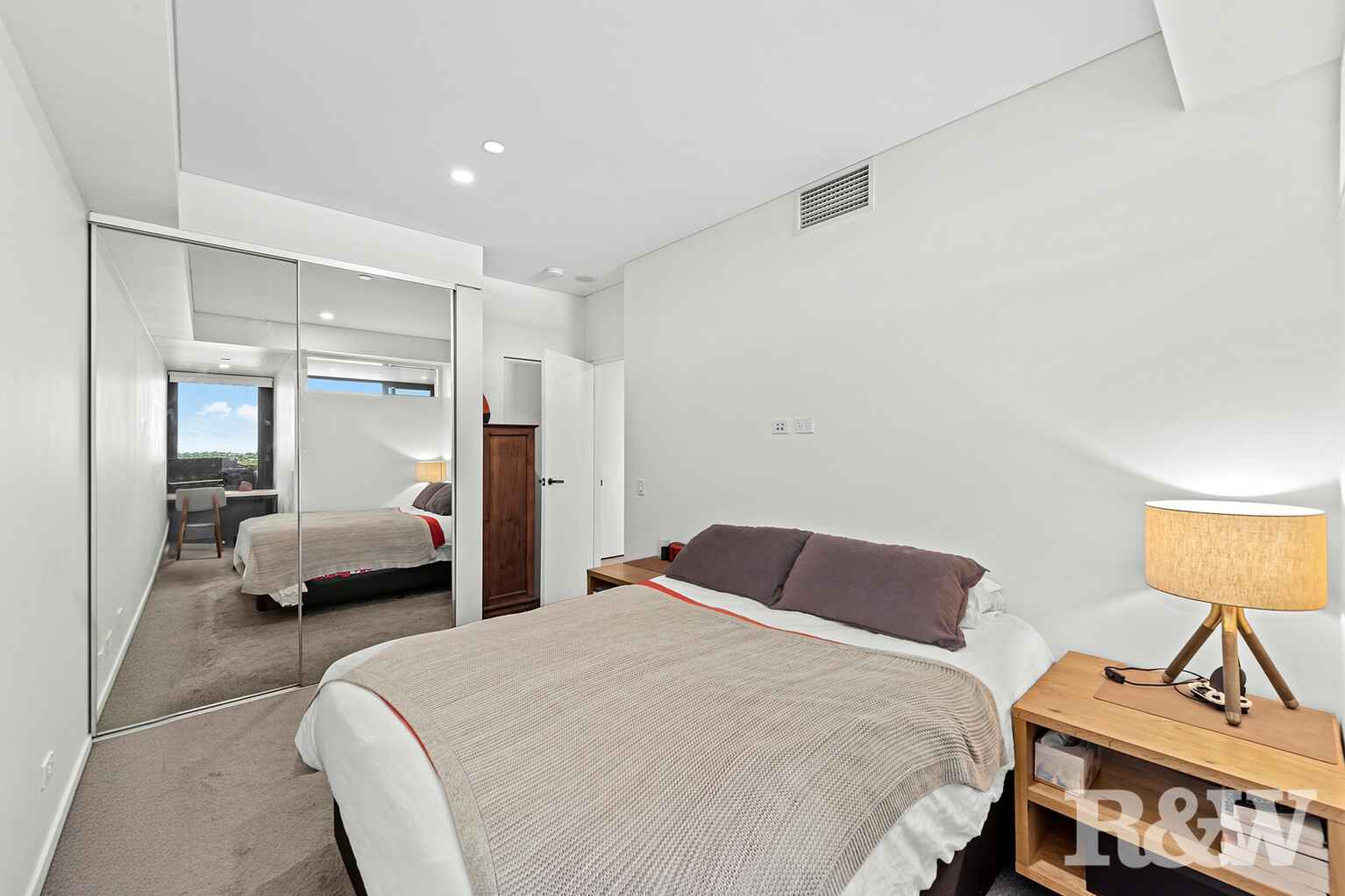 1705/62 Logan Road Woolloongabba 1705/62 Logan Road Woolloongabba