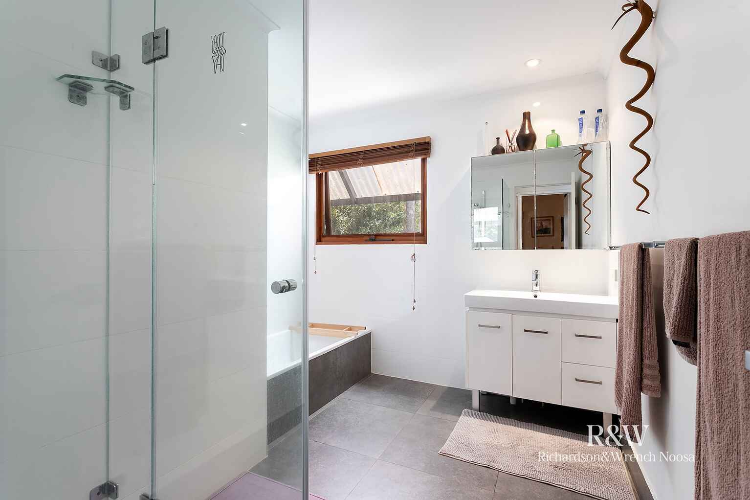 25 Sleepy Hollow Drive Noosa Heads 25 Sleepy Hollow Drive Noosa Heads