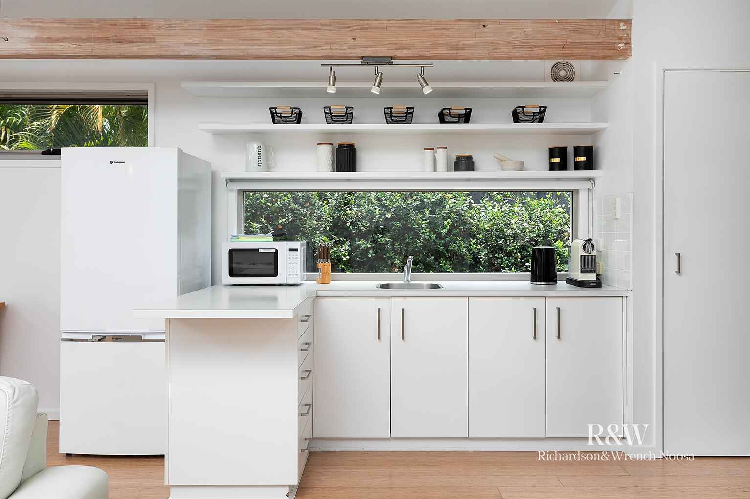 25 Sleepy Hollow Drive Noosa Heads 25 Sleepy Hollow Drive Noosa Heads