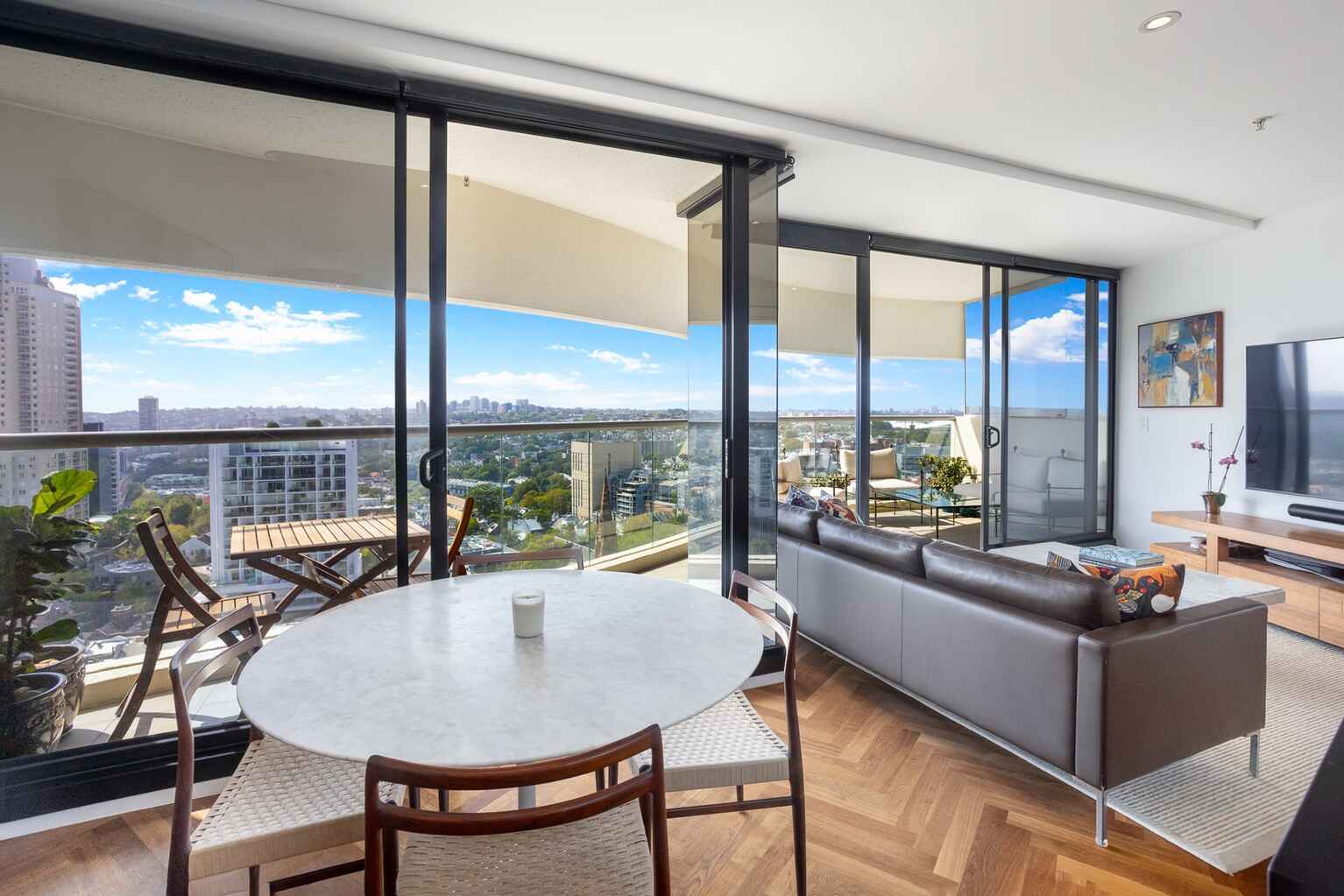 2305/184 Forbes Street Darlinghurst