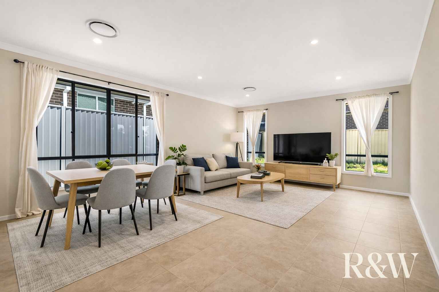 2 CASSIO WAY Rosemeadow
