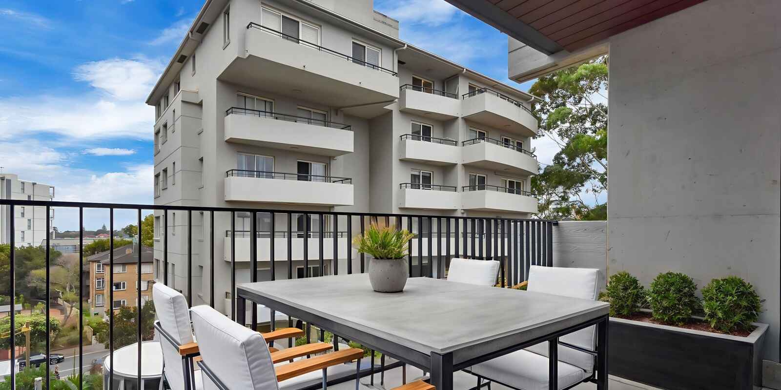 LW03/16A Llandaff  Bondi Junction