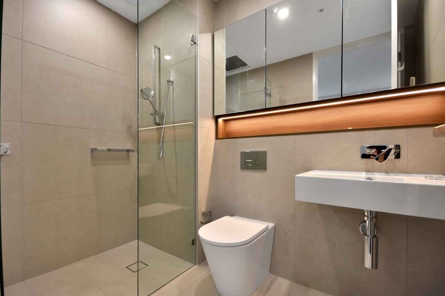 LW03/16A Llandaff  Bondi Junction