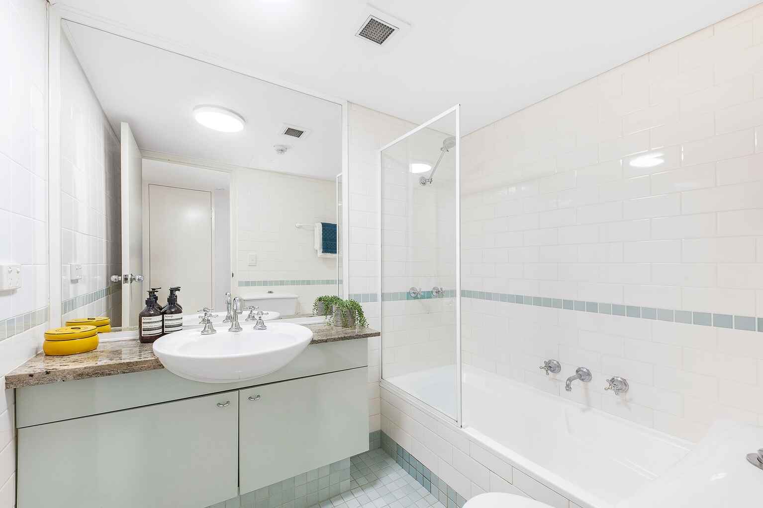 M02/37-39 McLaren Street North Sydney