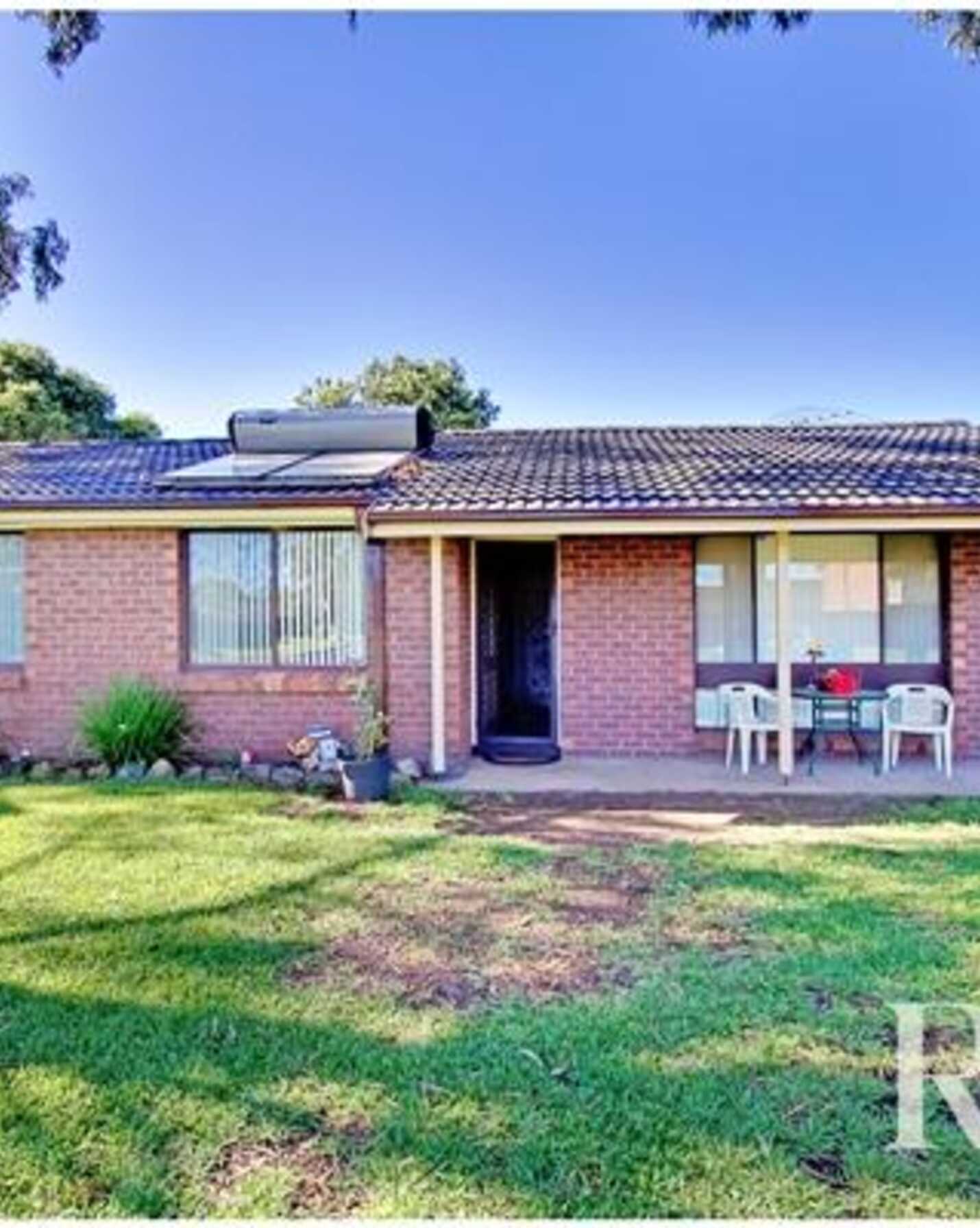 17 Greenway Avenue Shalvey, Shalvey - Image 1